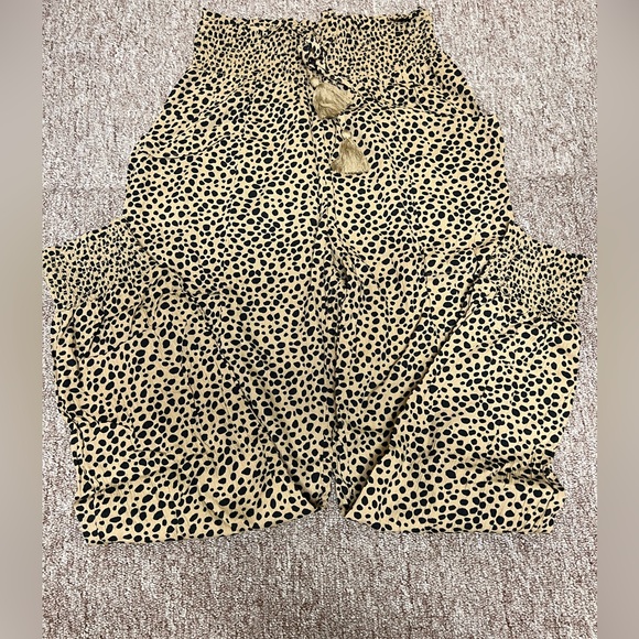 Flowy Pant w/ Tapered Bottoms - Picture 1 of 8